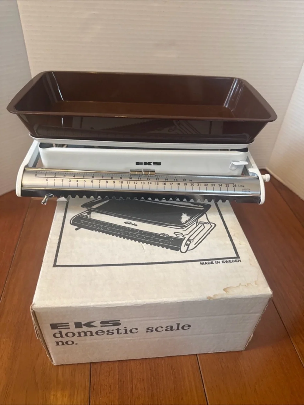 VTG 70’s EKS mechanical Balance Kitchen Scale Removable brown Tray Sweden